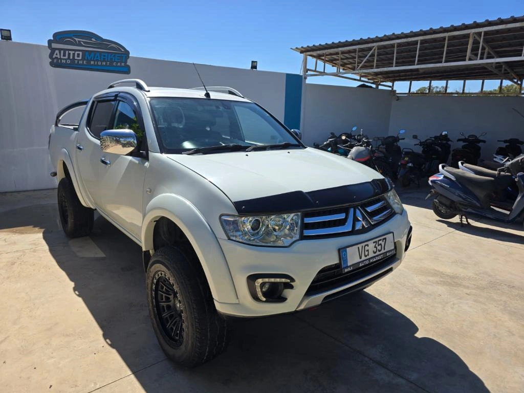 2015 Mitsubishi L 200 2.4 D Kıbrıs | KKTC İkinci El Satılık Araba - Thumbnail 4