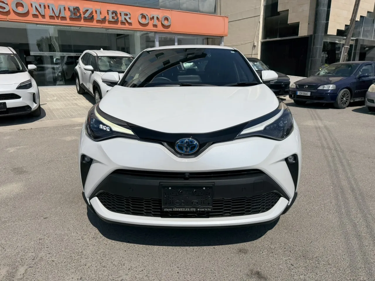 2022 Toyota C-HR 1.8 Hybrid Kıbrıs | KKTC İkinci El Satılık Araba - Thumbnail 8