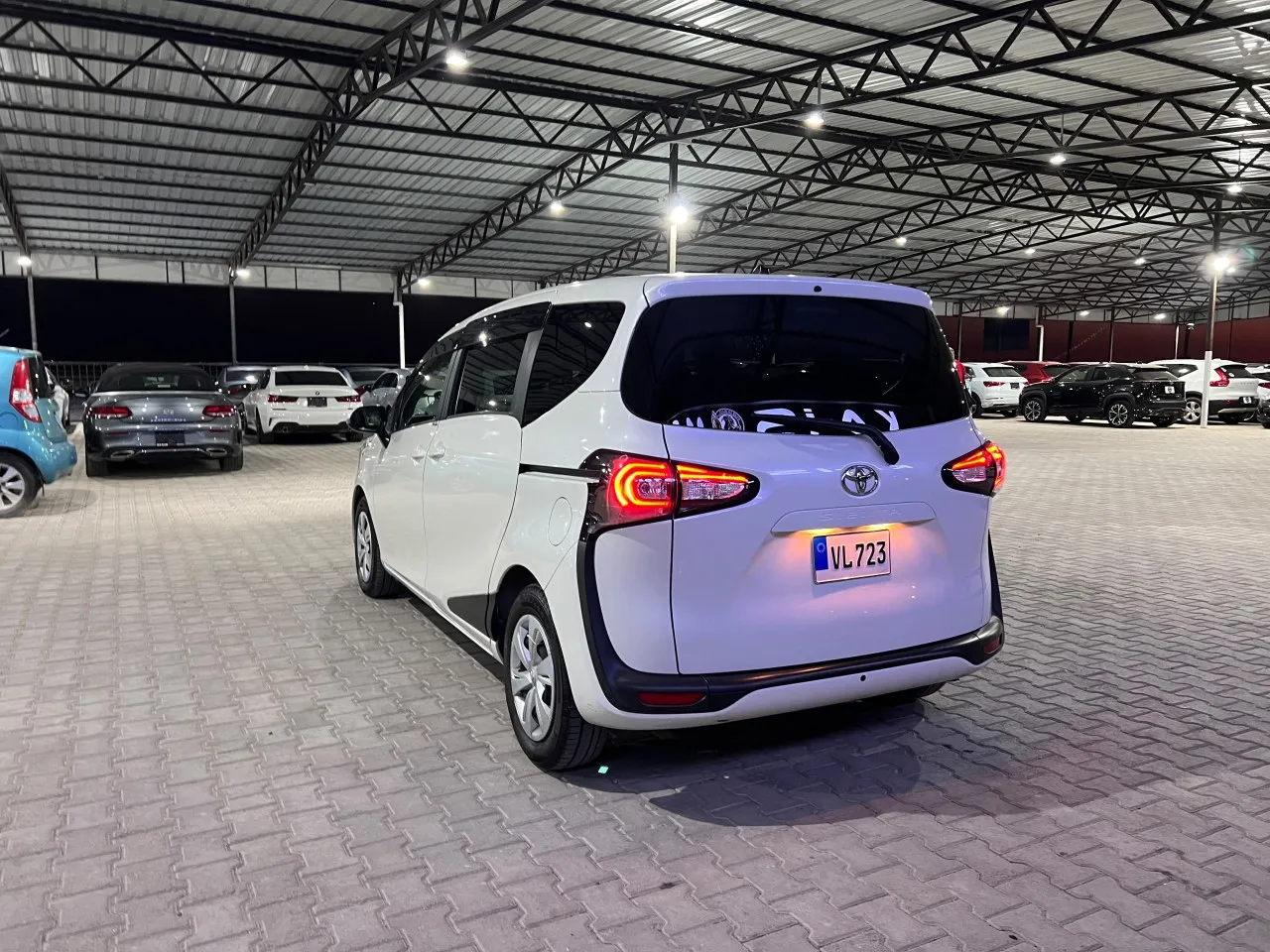 2020 Toyota Sienta 1.5 CVT-i Kıbrıs | KKTC İkinci El Satılık Araba - Thumbnail 6