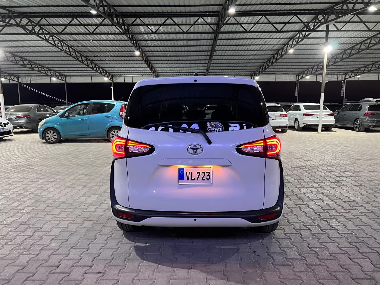 2020 Toyota Sienta 1.5 CVT-i Kıbrıs | KKTC İkinci El Satılık Araba - Thumbnail 8