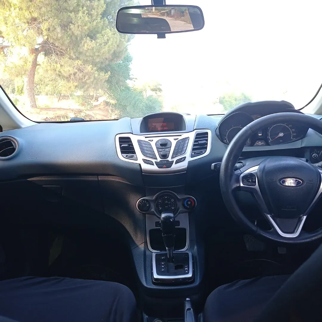 2011 Ford Fiesta 1.4 Kıbrıs | KKTC İkinci El Satılık Araba - Thumbnail 6