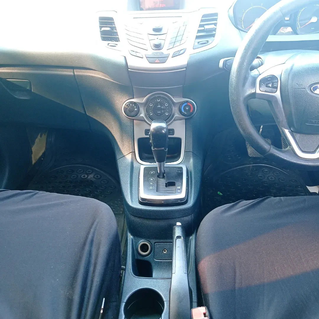 2011 Ford Fiesta 1.4 Kıbrıs | KKTC İkinci El Satılık Araba - Thumbnail 7