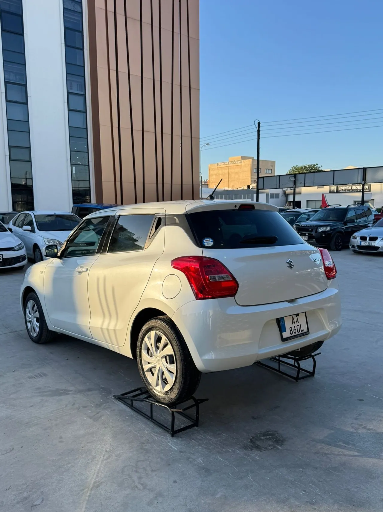 2023 Suzuki Swift 1.3 Kıbrıs | KKTC İkinci El Satılık Araba - Thumbnail 4