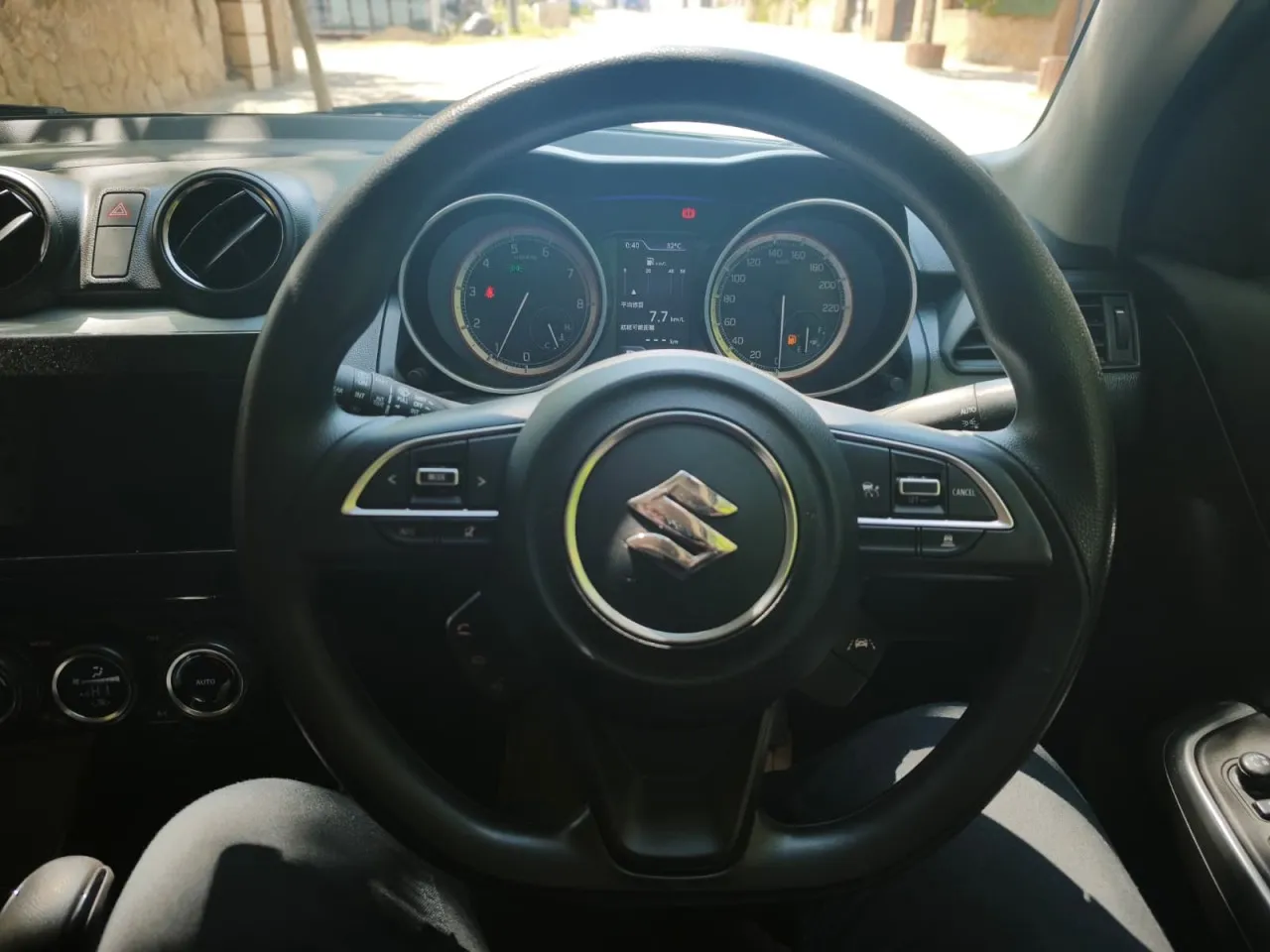 2023 Suzuki Swift 1.3 Kıbrıs | KKTC İkinci El Satılık Araba - Thumbnail 3