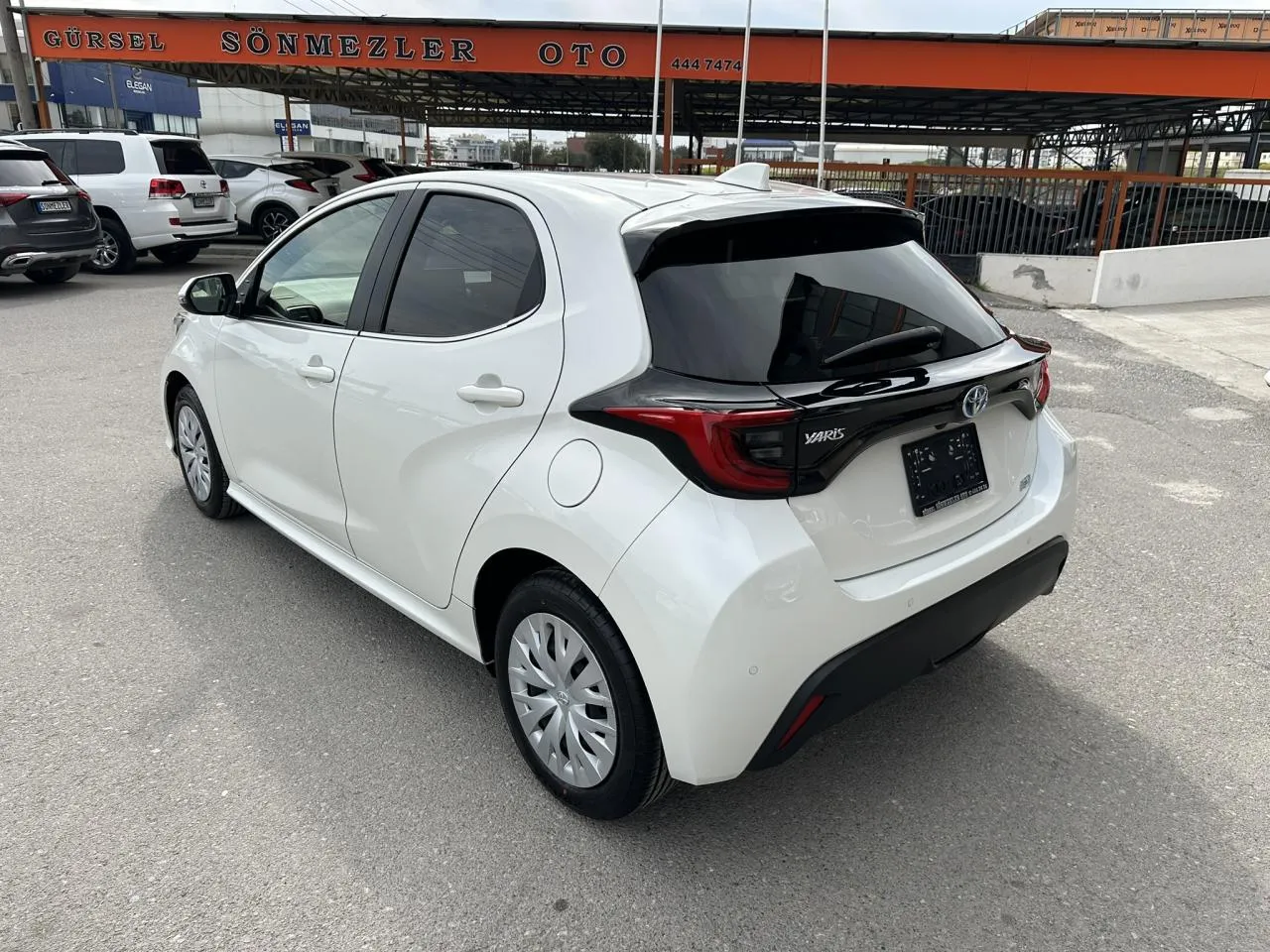 2020 Toyota Yaris 1.5 Hybrid Kıbrıs | KKTC İkinci El Satılık Araba - Thumbnail 4