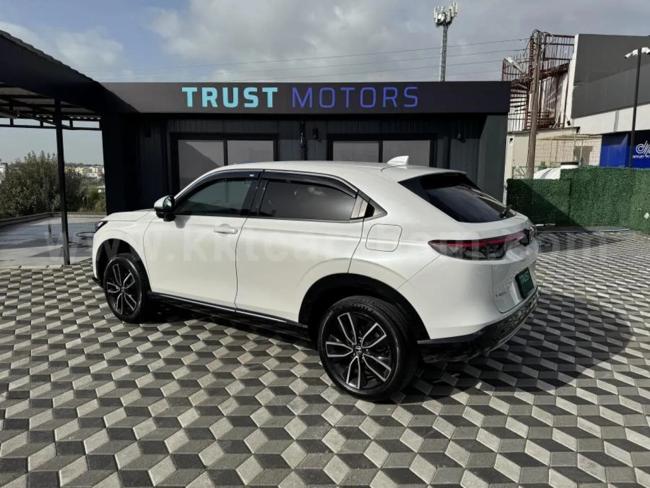 2021 Honda Vezel 1.5 i-VTEC Hybrid Automatic Kıbrıs | KKTC İkinci El Satılık Araba - Thumbnail 8