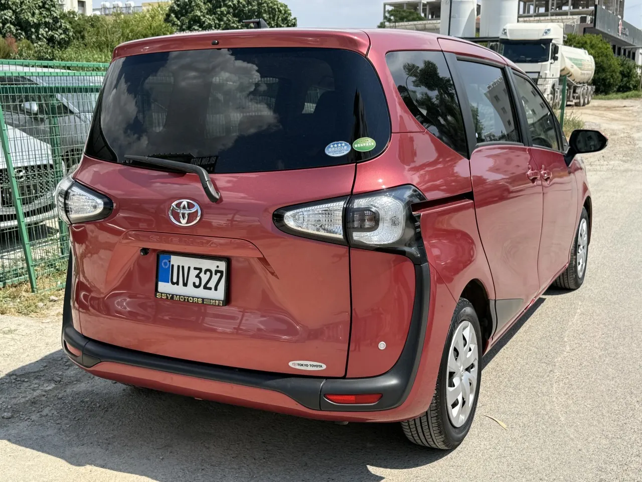 2019 Toyota Sienta 1.5 CVT-i Kıbrıs | KKTC İkinci El Satılık Araba - Thumbnail 6