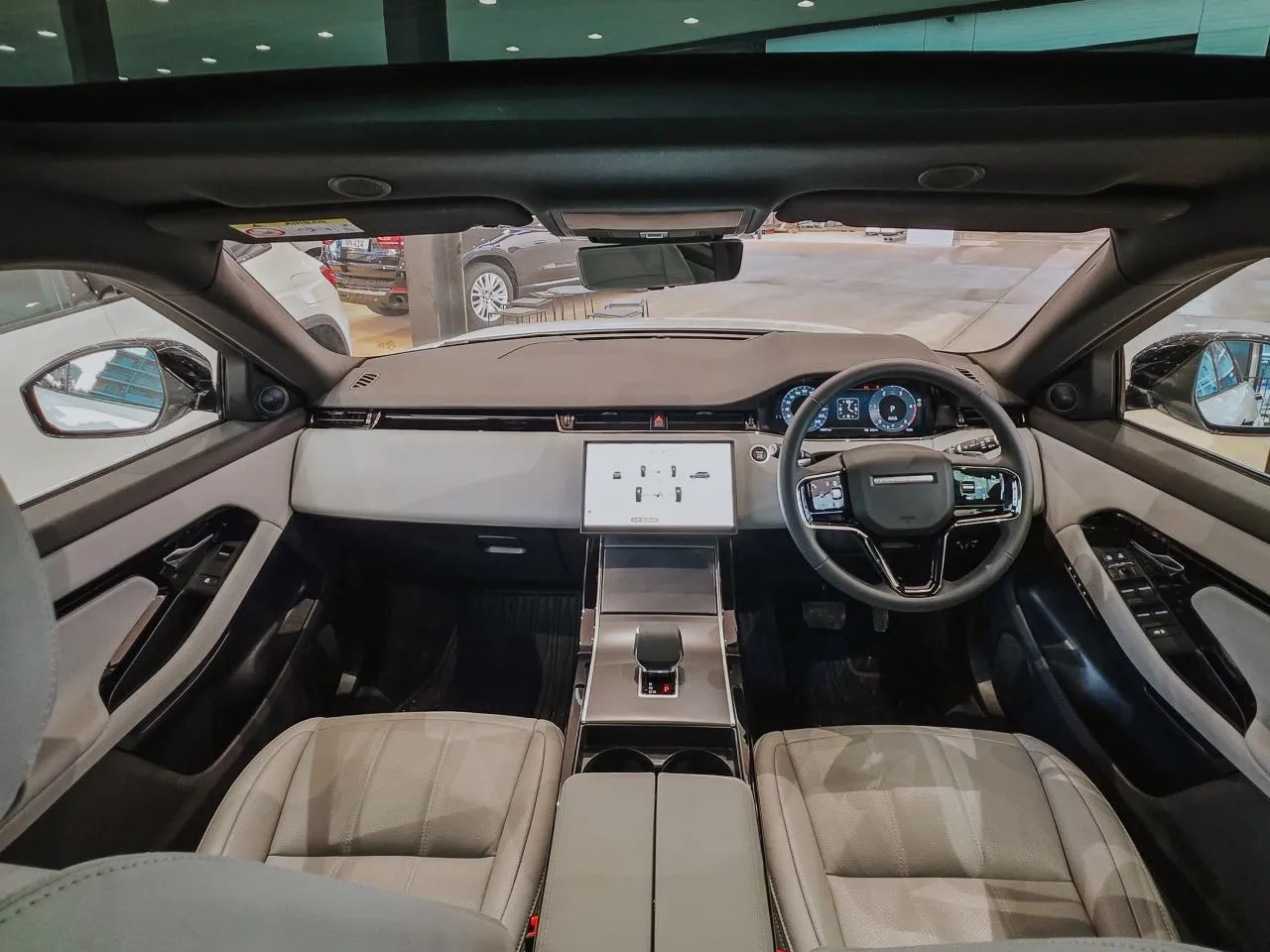 2025 Land Rover Range Rover Evoque D200 Kıbrıs | KKTC İkinci El Satılık Araba - Thumbnail 4