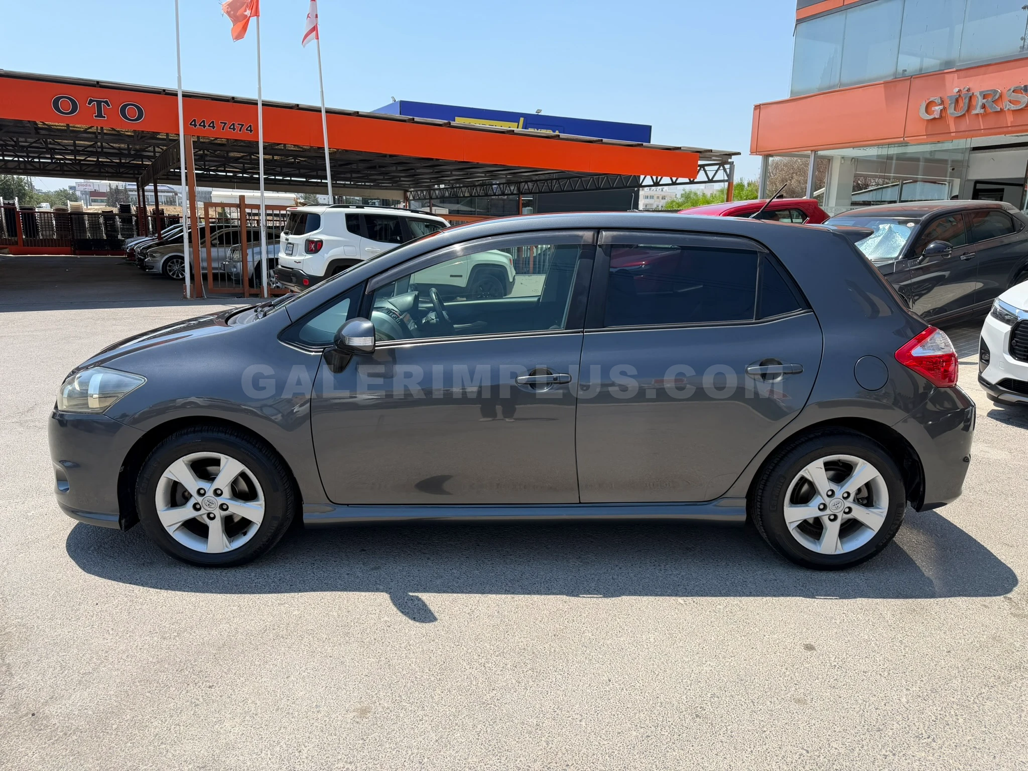 2011 Toyota Auris 1.5 Kıbrıs | KKTC İkinci El Satılık Araba - Thumbnail 4