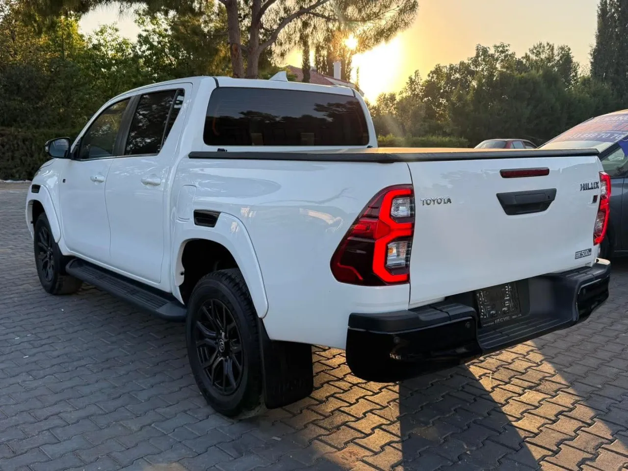 2022 Toyota Hilux 2.4 D Kıbrıs | KKTC İkinci El Satılık Araba - Thumbnail 3