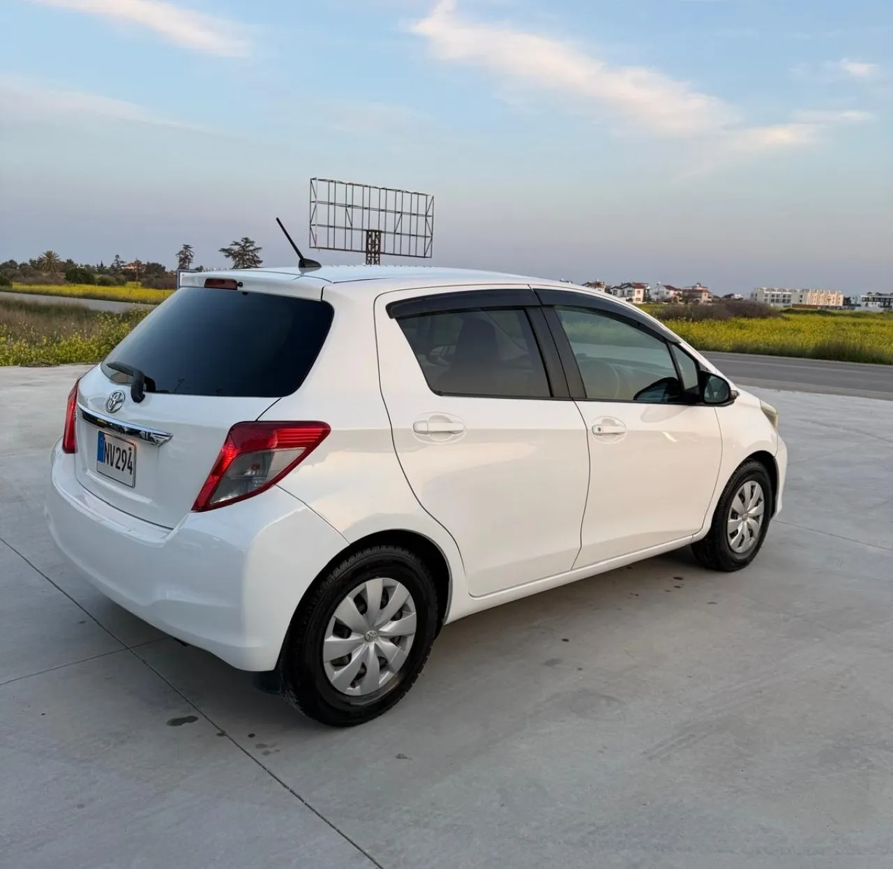2012 Toyota Vitz 1.0 i 16V Automatic Kıbrıs | KKTC İkinci El Satılık Araba - Thumbnail 3