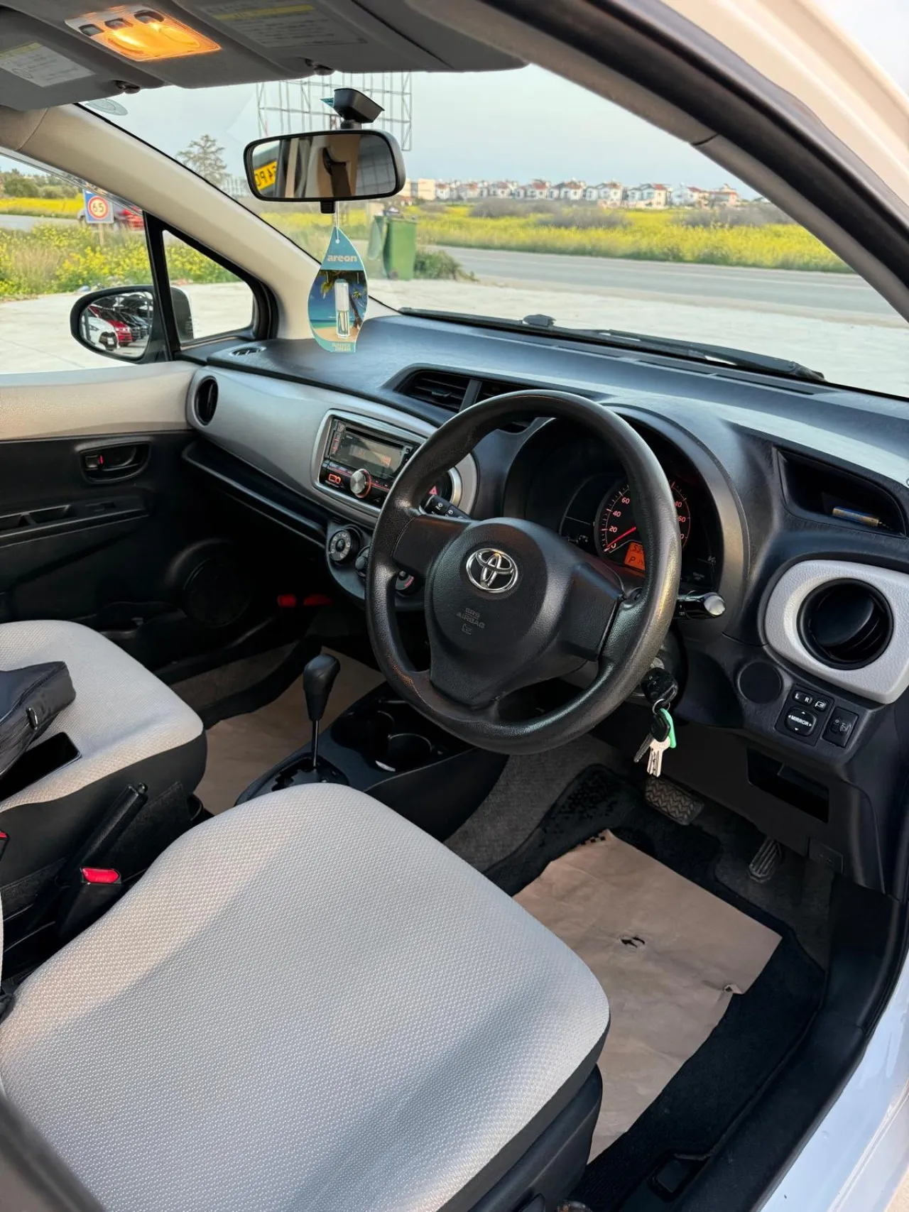 2012 Toyota Vitz 1.0 i 16V Automatic Kıbrıs | KKTC İkinci El Satılık Araba - Thumbnail 5