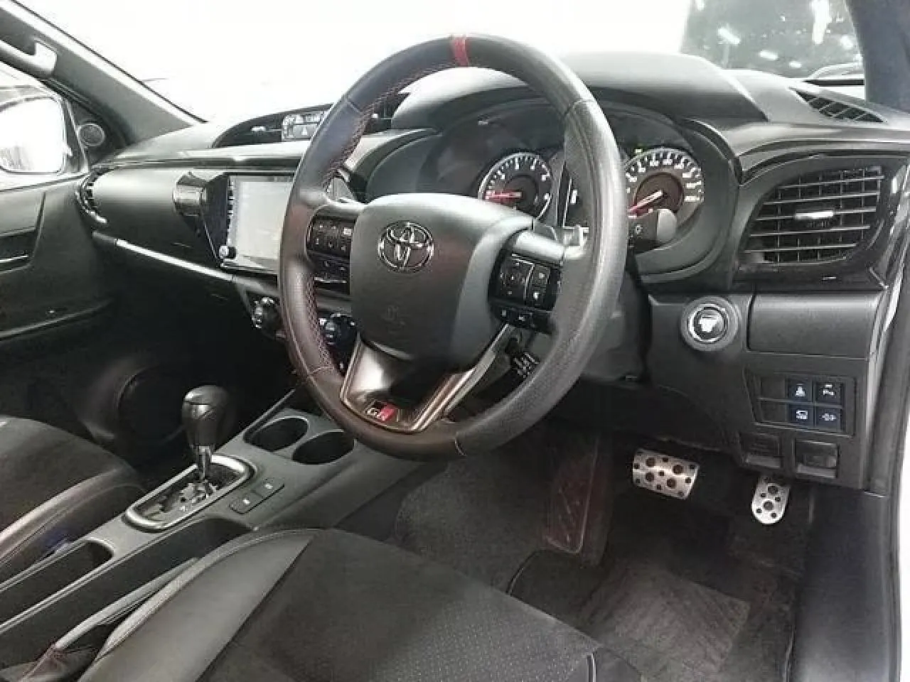 2022 Toyota Hilux 2.4 D Kıbrıs | KKTC İkinci El Satılık Araba - Thumbnail 4