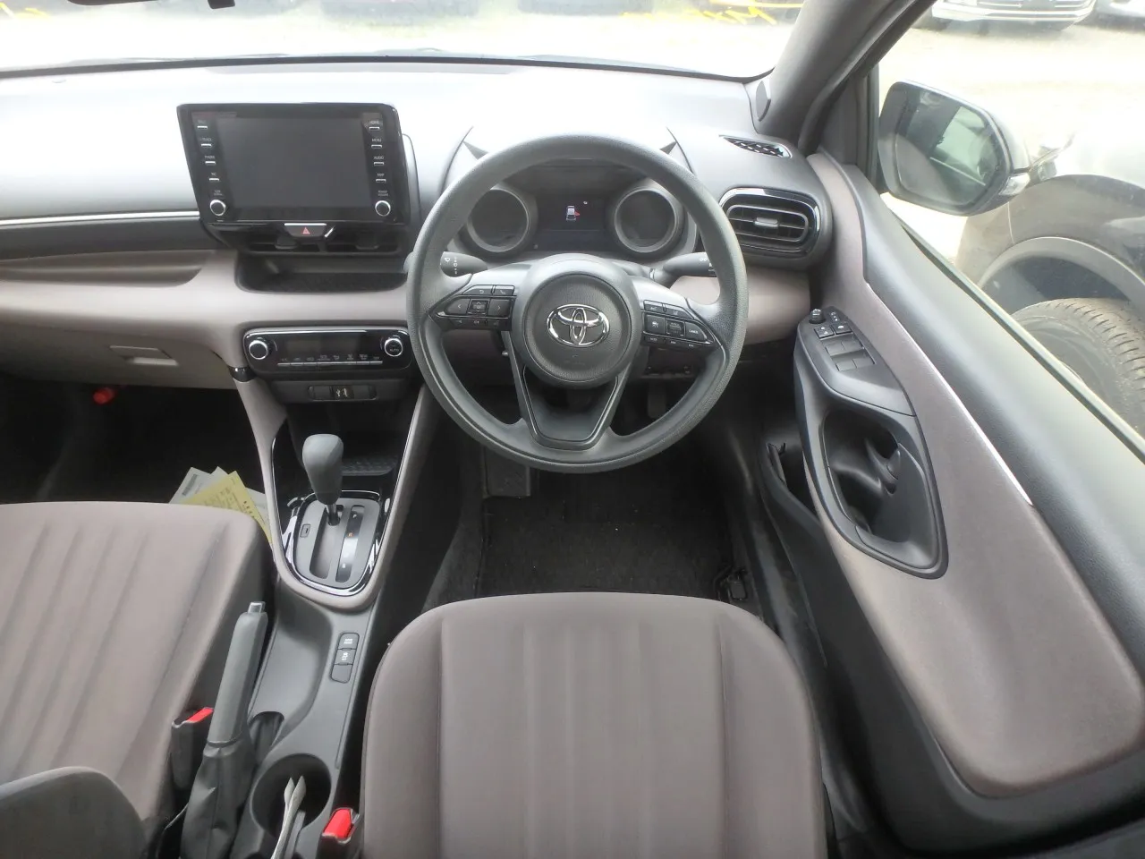 2022 Toyota Yaris 1.5 Kıbrıs | KKTC İkinci El Satılık Araba - Thumbnail 2