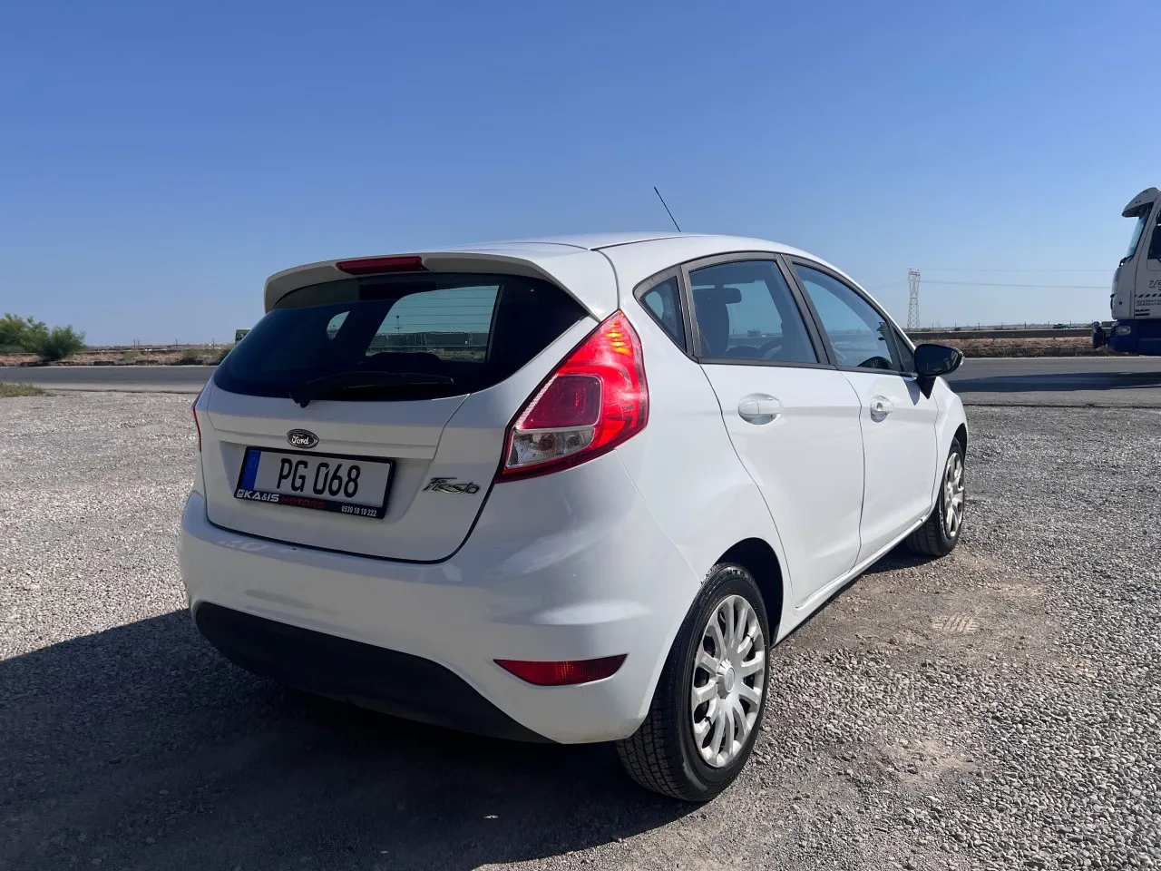 2017 Ford Fiesta 1.6 Kıbrıs | KKTC İkinci El Satılık Araba - Fotoğraf 1
