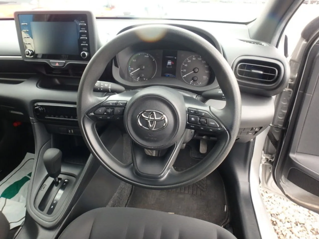 2022 Toyota Yaris 1.5 Hybrid Kıbrıs | KKTC İkinci El Satılık Araba - Thumbnail 5
