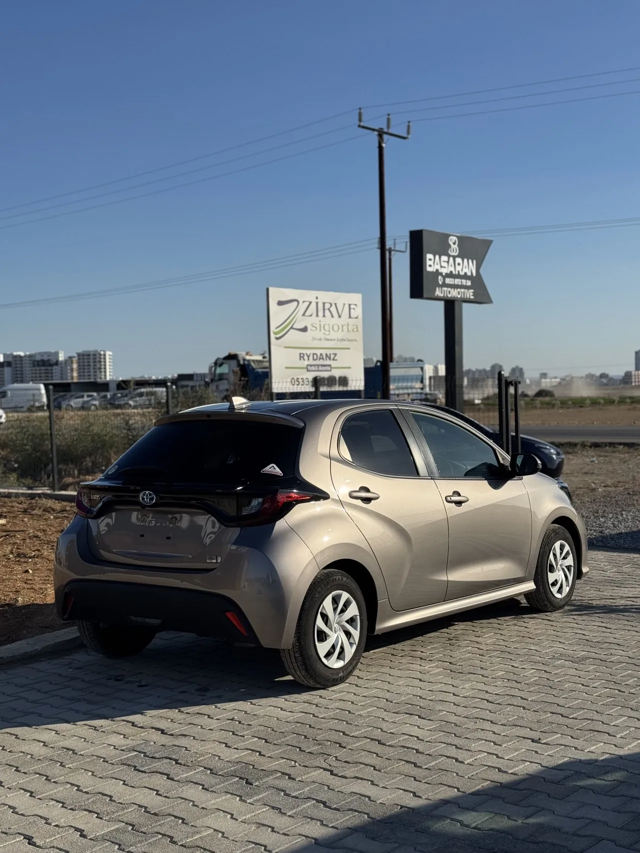 2021 Toyota Yaris 1.5 Hybrid Kıbrıs | KKTC İkinci El Satılık Araba - Thumbnail 3