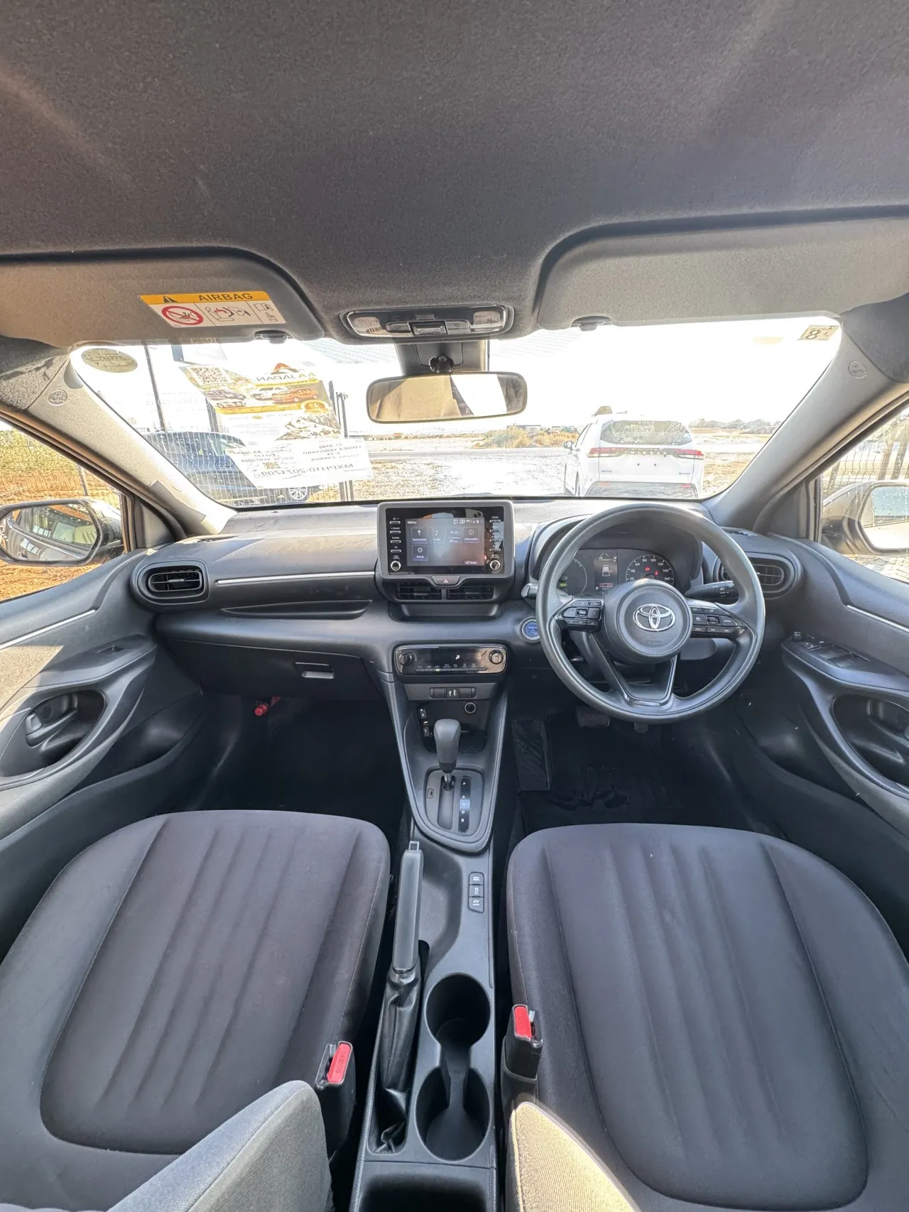 2021 Toyota Yaris 1.5 Hybrid Kıbrıs | KKTC İkinci El Satılık Araba - Thumbnail 8