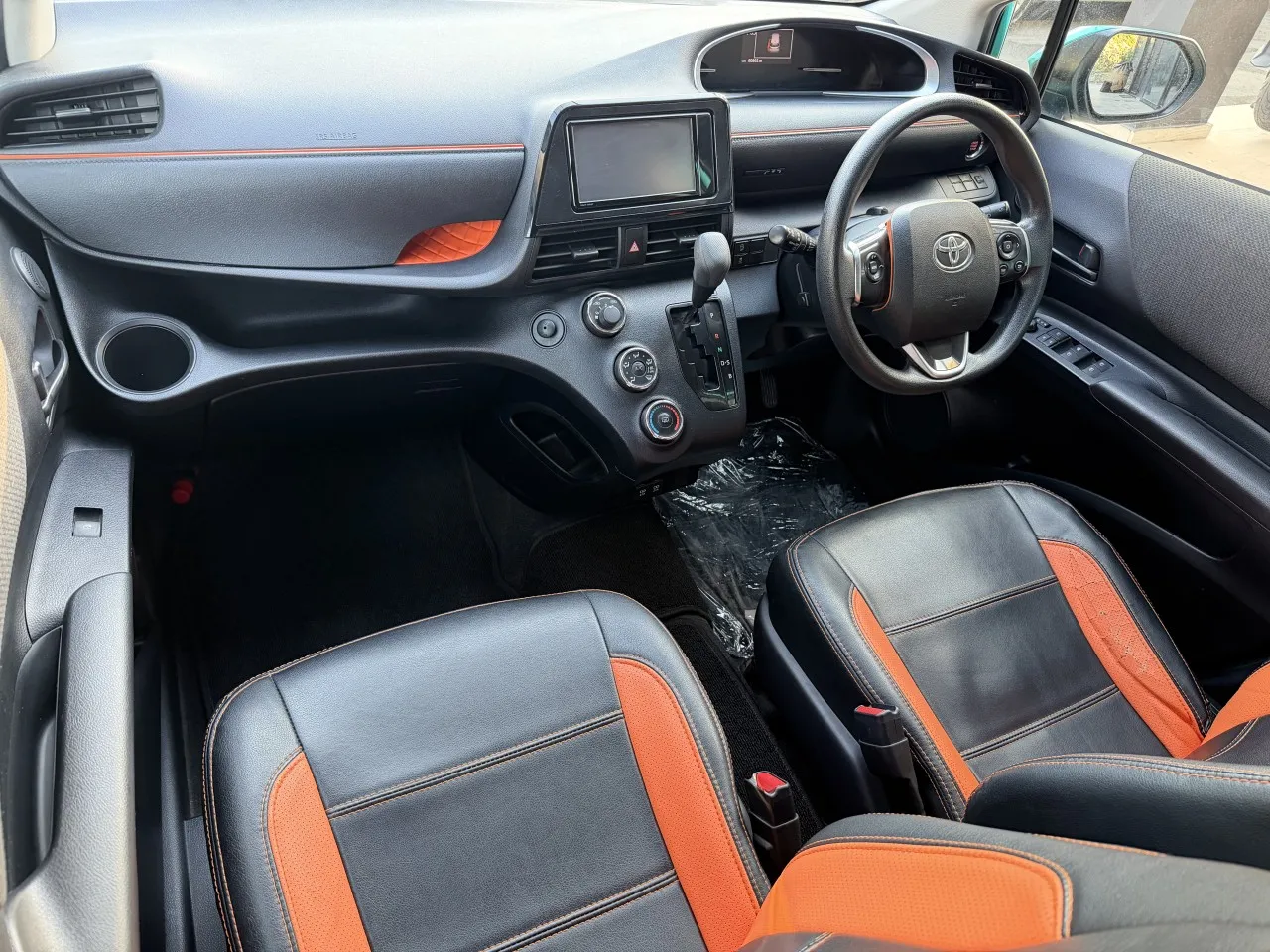 2019 Toyota Sienta 1.5 CVT-i Kıbrıs | KKTC İkinci El Satılık Araba - Thumbnail 4