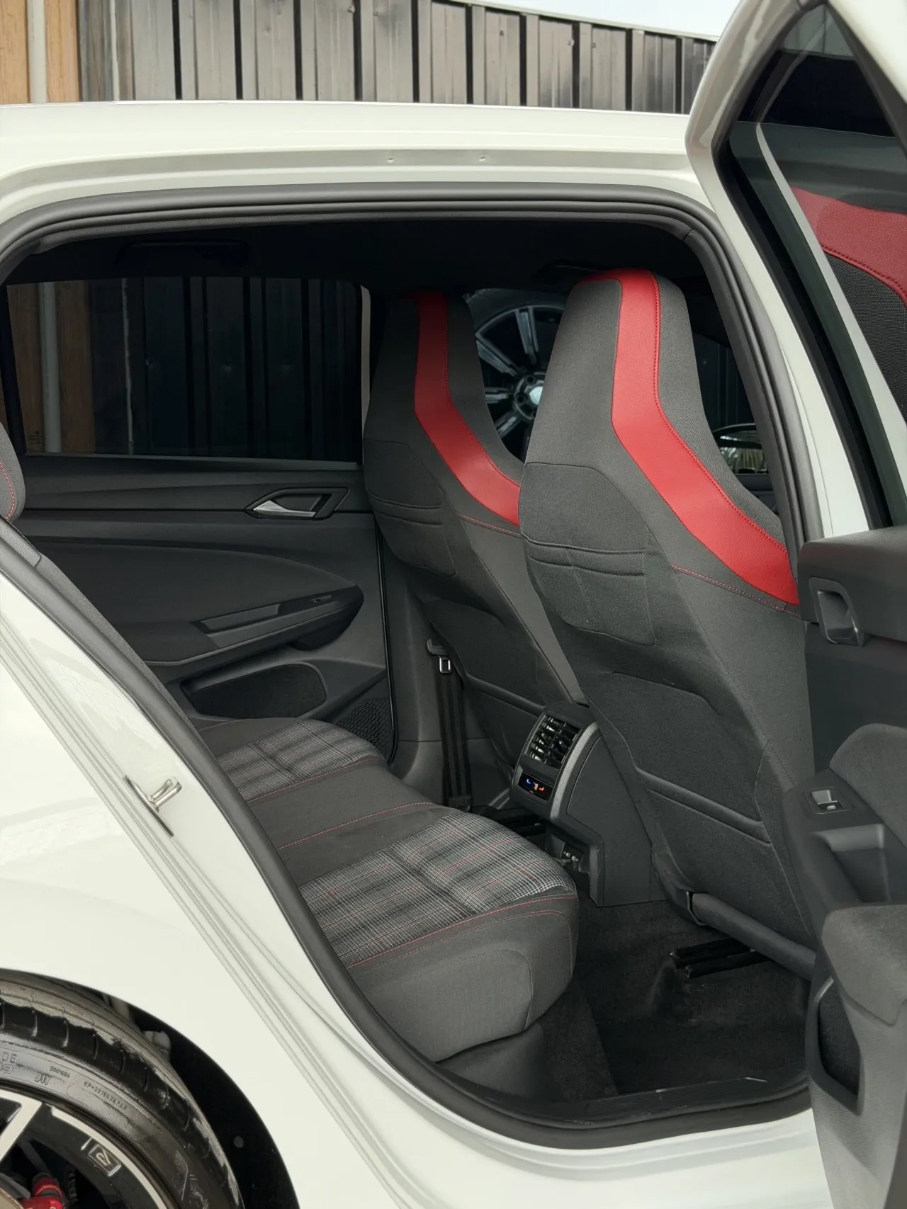 2023 Volkswagen Golf 2.0 GTI TCR Kıbrıs | KKTC İkinci El Satılık Araba - Thumbnail 6