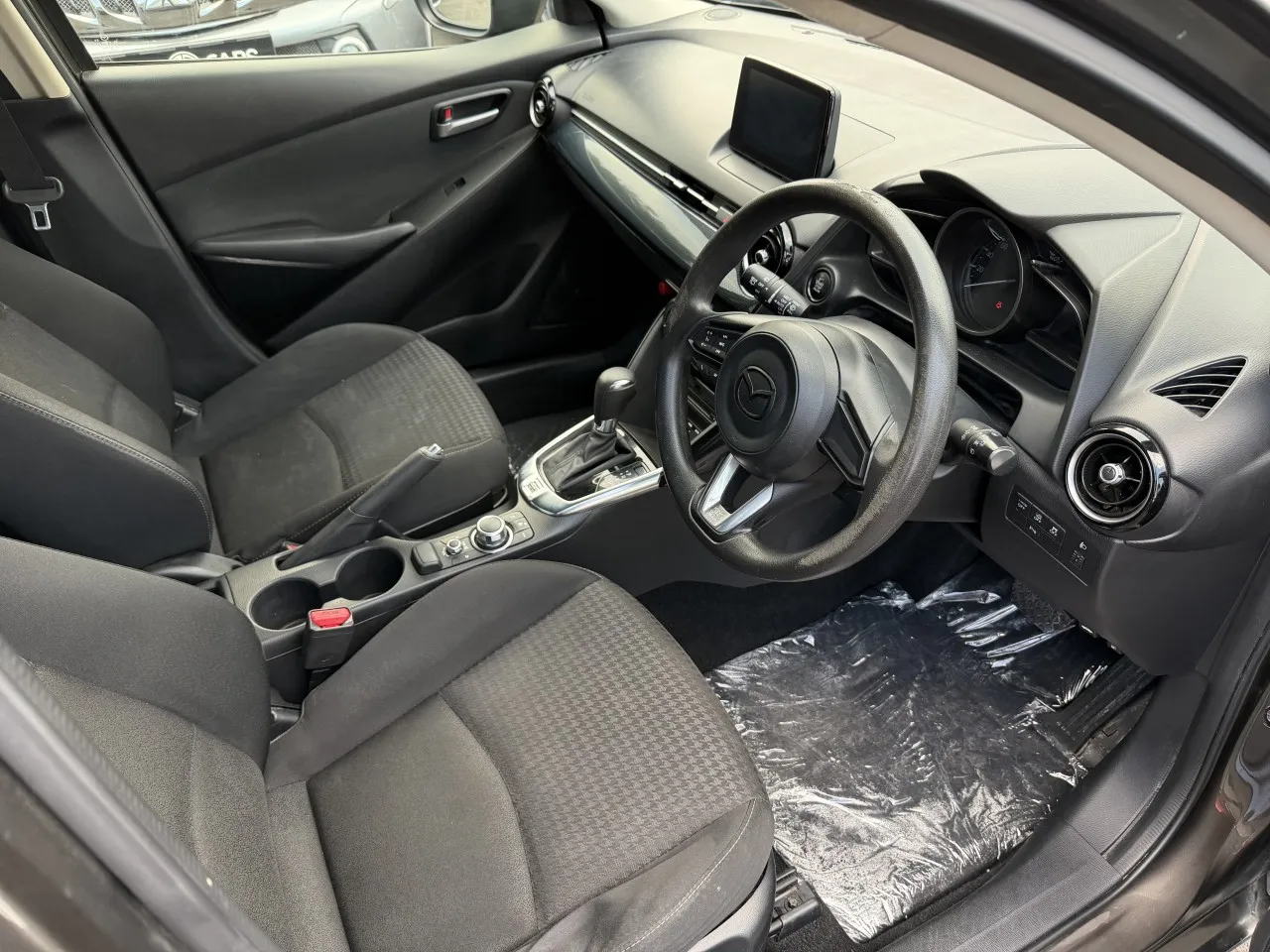 2018 Mazda Demio 1.3i Kıbrıs | KKTC İkinci El Satılık Araba - Thumbnail 6