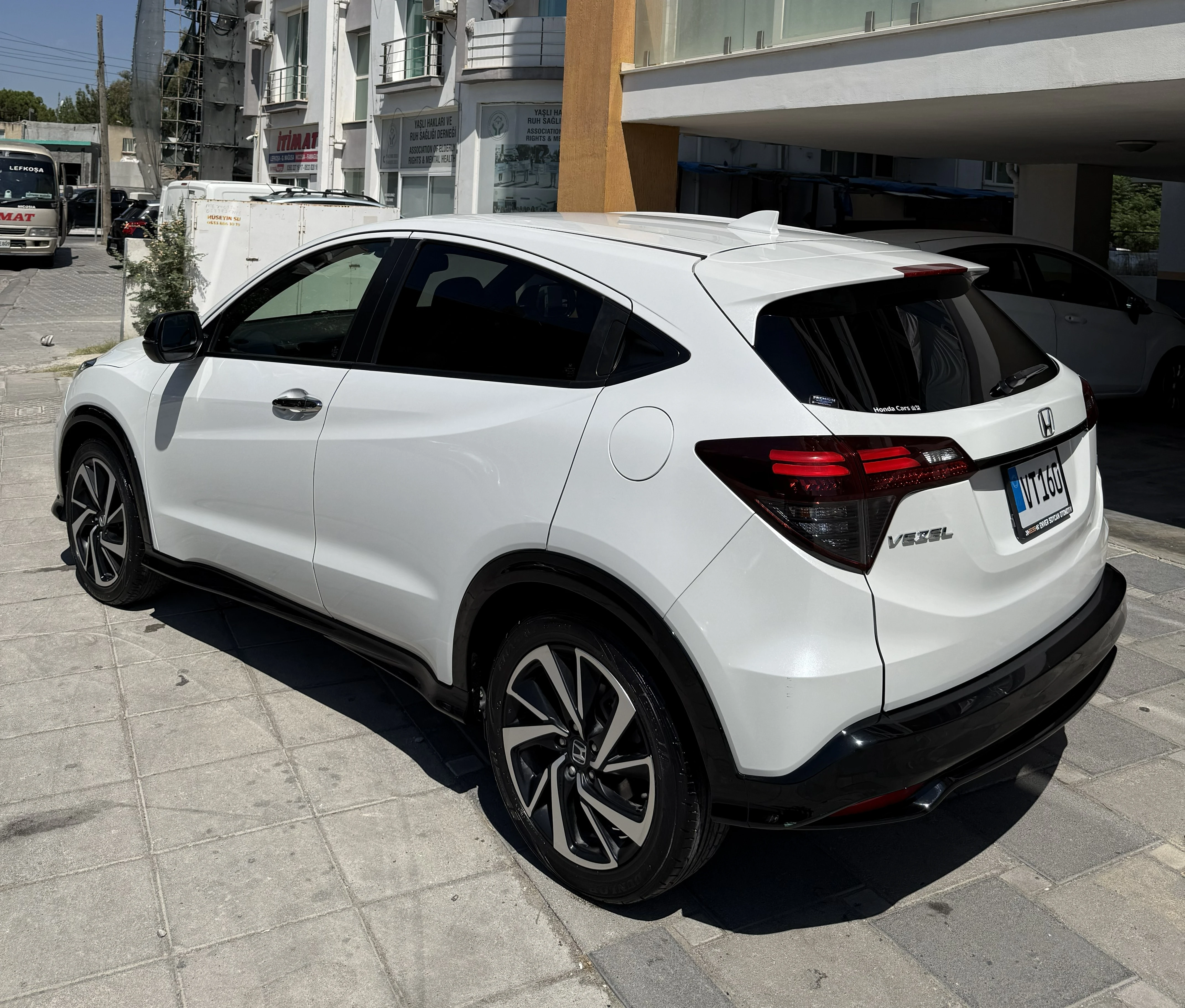 2019 Honda Vezel 1.5 i-VTEC CVT Kıbrıs | KKTC İkinci El Satılık Araba - Thumbnail 8