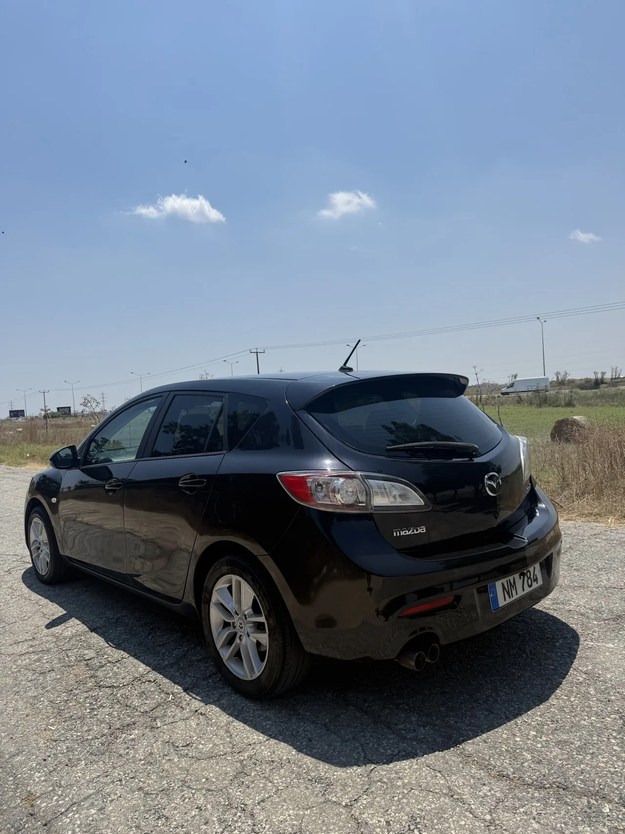 2010 Mazda Axela 1.5 Kıbrıs | KKTC İkinci El Satılık Araba - Thumbnail 4