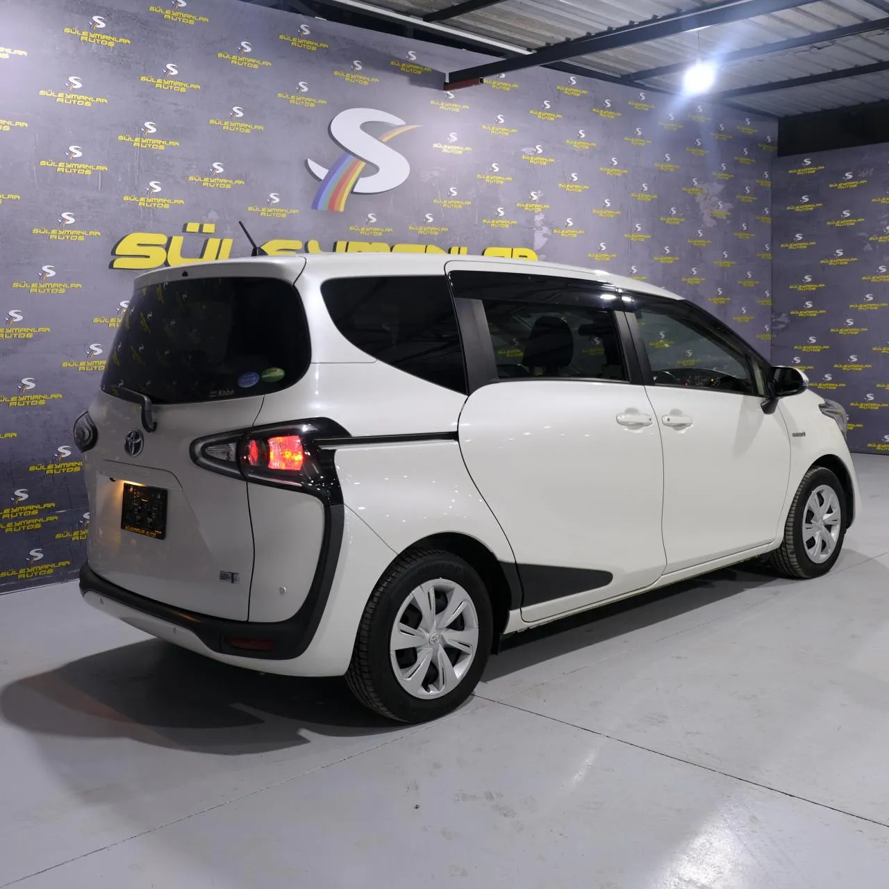 2020 Toyota Sienta 1.5 Hybrid CVT Kıbrıs | KKTC İkinci El Satılık Araba - Thumbnail 5