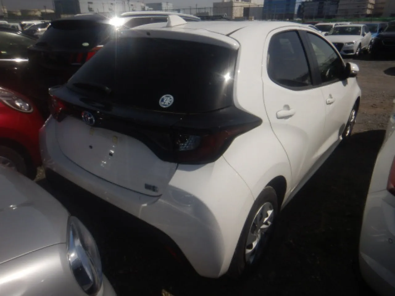 2023 Toyota Yaris 1.5 Hybrid Kıbrıs | KKTC İkinci El Satılık Araba - Thumbnail 4