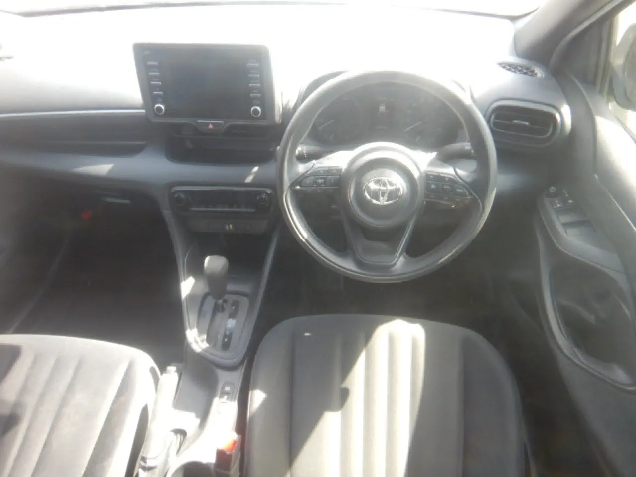 2023 Toyota Yaris 1.5 Hybrid Kıbrıs | KKTC İkinci El Satılık Araba - Thumbnail 5