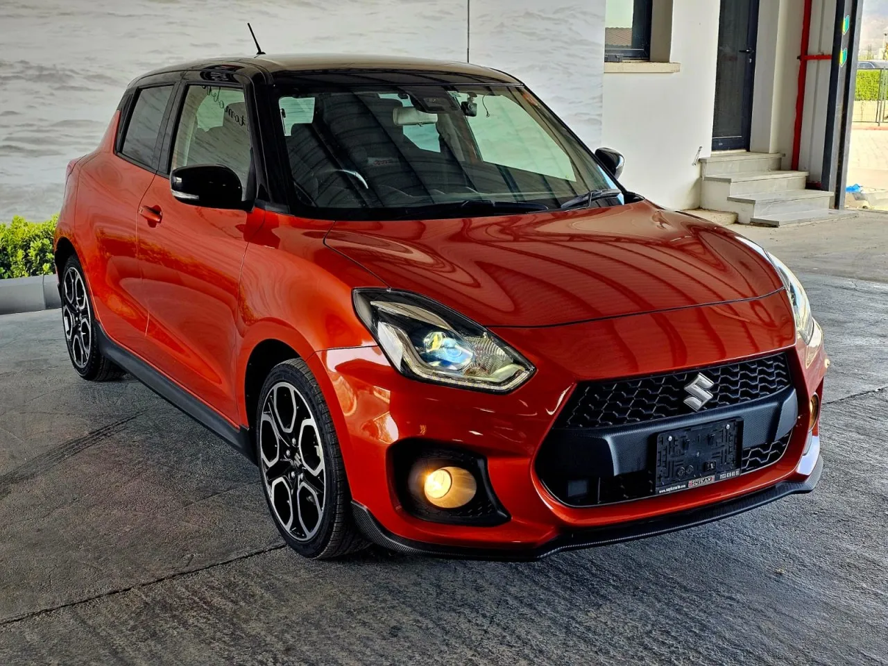 2023 Suzuki Swift 1.4 Sport Kıbrıs | KKTC İkinci El Satılık Araba - Fotoğraf 1
