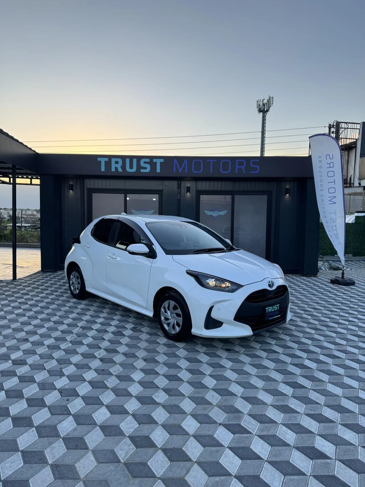 2022 Toyota Yaris 1.5 Hybrid Kıbrıs | KKTC İkinci El Satılık Araba - Thumbnail 2