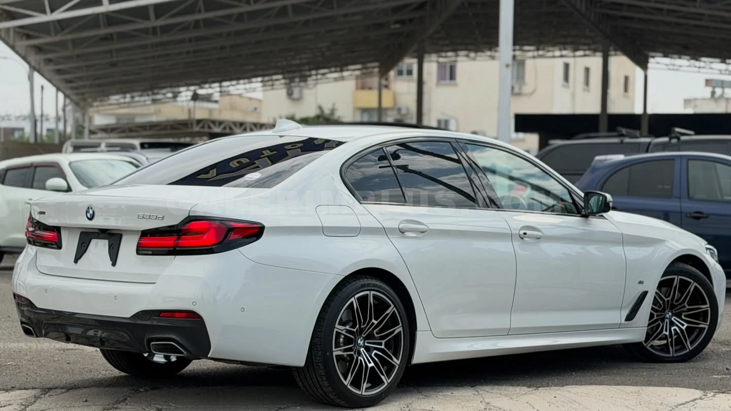 2022 BMW 5 Serisi 523 d xDrive Kıbrıs | KKTC İkinci El Satılık Araba - Thumbnail 4