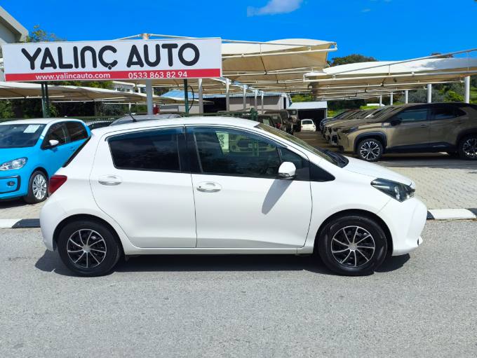 Toyota Vitz 2016 Satılık İkinci El - Thumbnail 2
