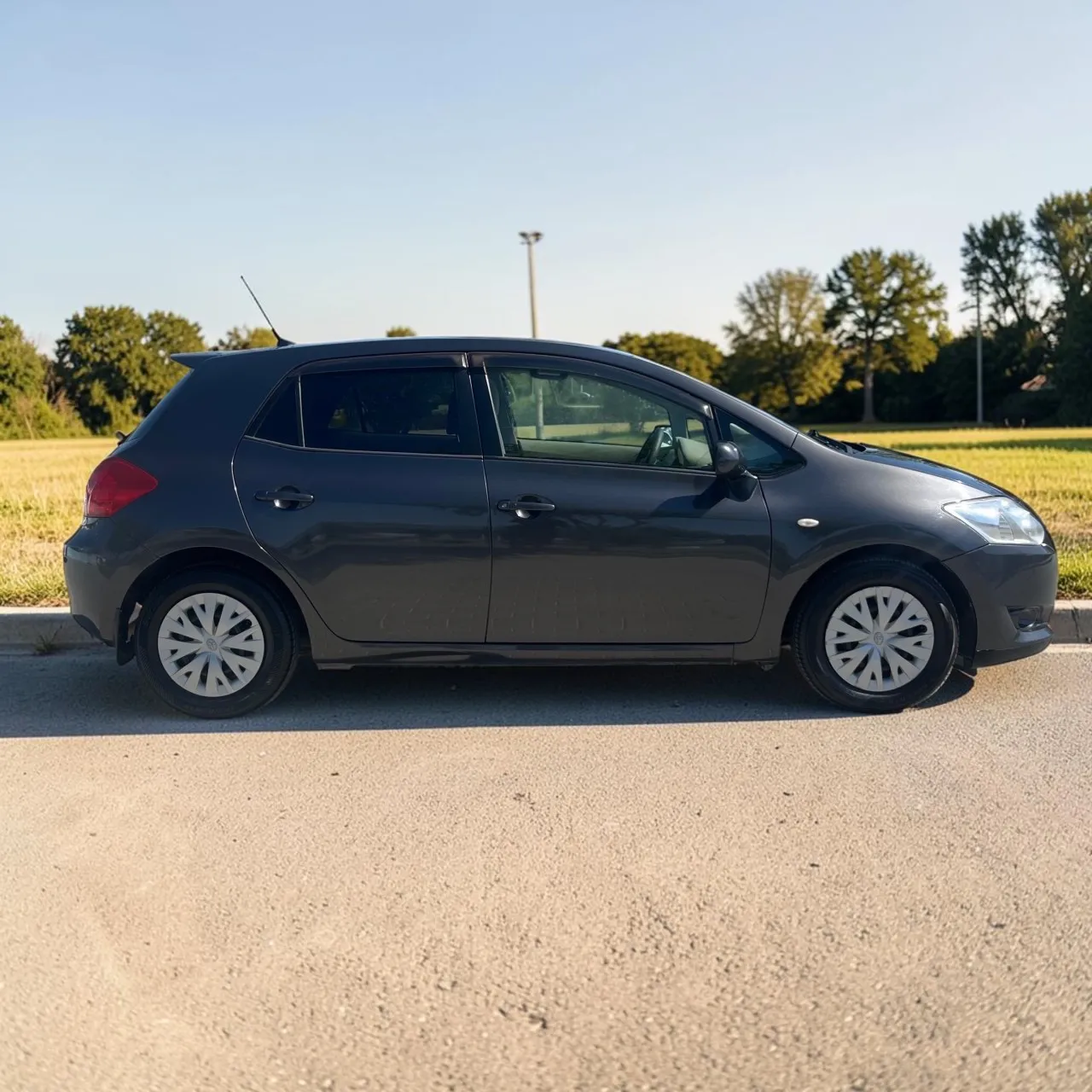 2009 Toyota Auris 1.5 Kıbrıs | KKTC İkinci El Satılık Araba - Thumbnail 5