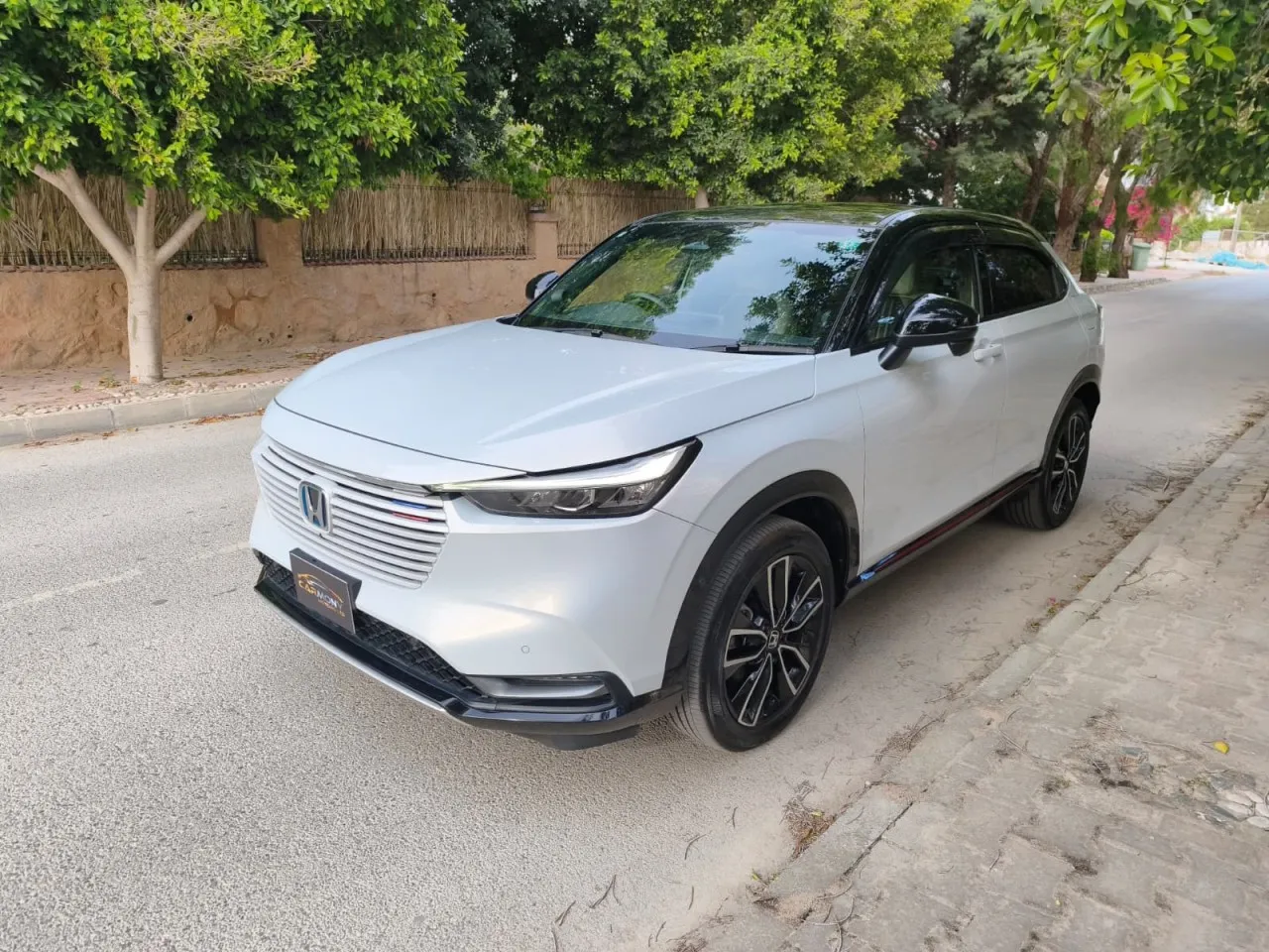 2022 Honda Vezel 1.5 i-VTEC Hybrid Automatic Kıbrıs | KKTC İkinci El Satılık Araba - Thumbnail 4