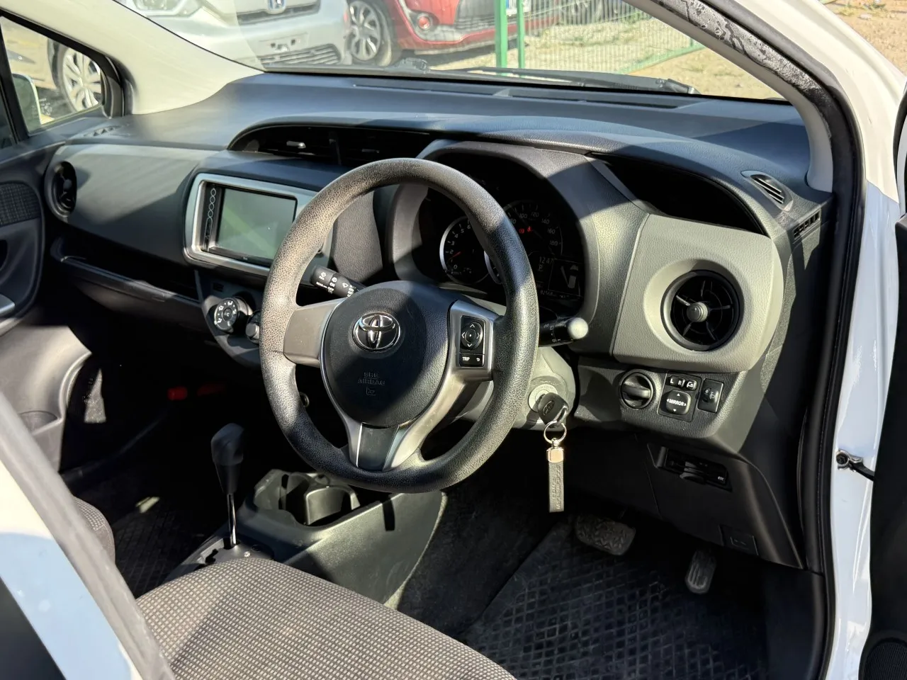 2016 Toyota Vitz 1.3 Kıbrıs | KKTC İkinci El Satılık Araba - Thumbnail 6
