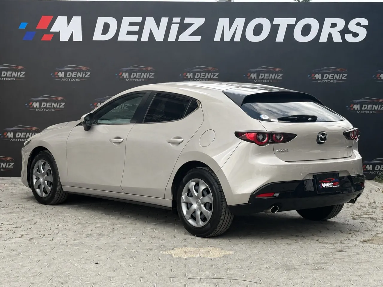 2023 Mazda 3 1.5 SkyActive-G Kıbrıs | KKTC İkinci El Satılık Araba - Thumbnail 4