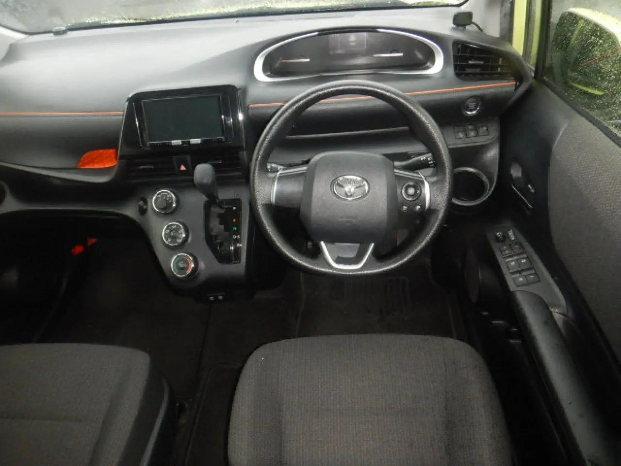 2022 Toyota Sienta 1.5 CVT-i Kıbrıs | KKTC İkinci El Satılık Araba - Thumbnail 5