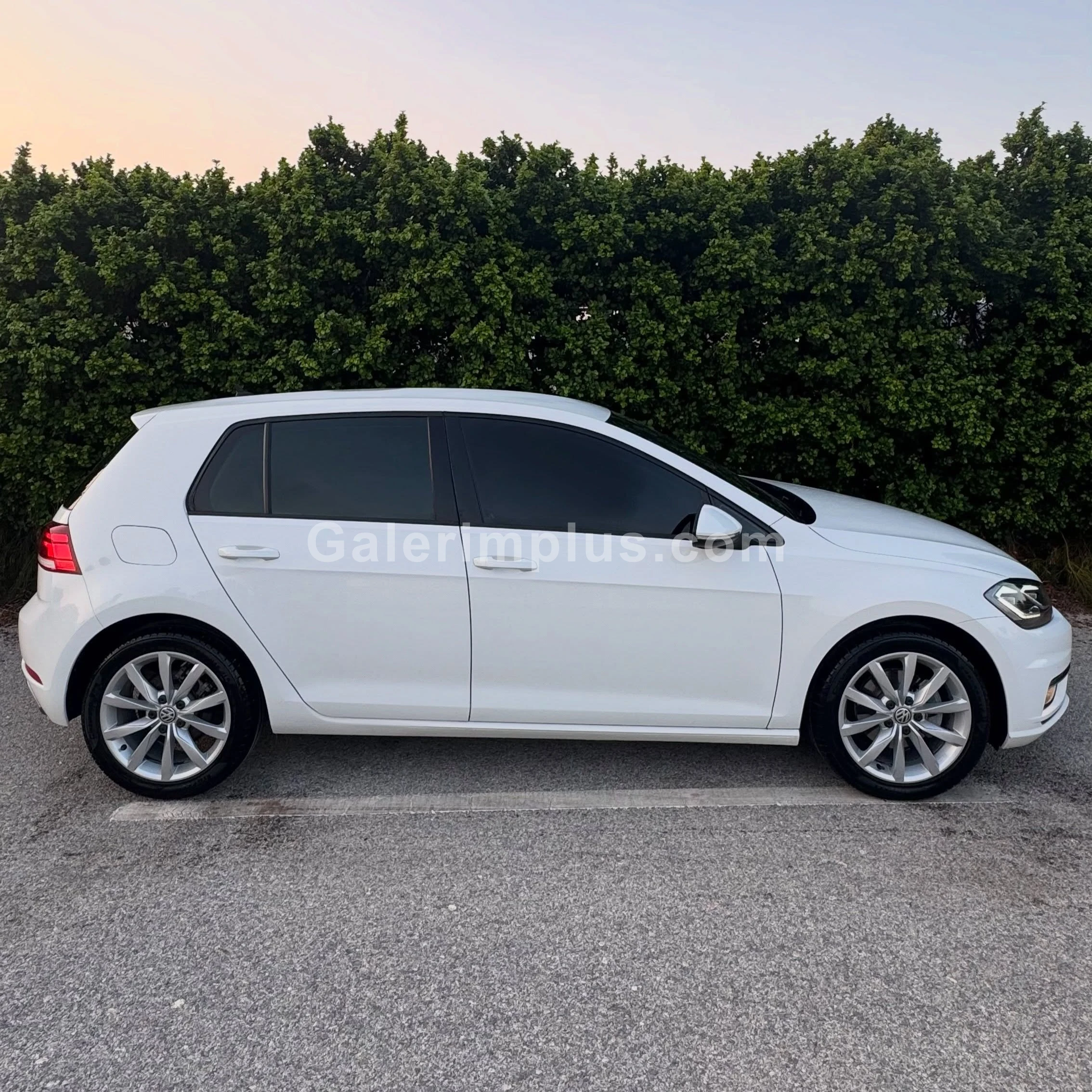 2019 Volkswagen Golf 7.5 1.2 TSI Highline Kıbrıs | KKTC İkinci El Satılık Araba - Thumbnail 4