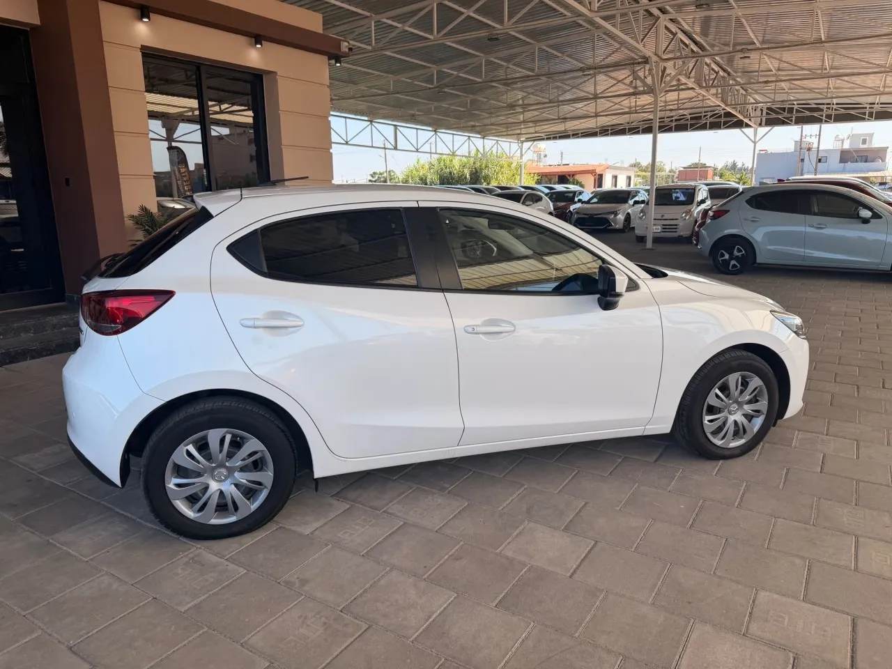 2023 Mazda 2 1.5 Sky-G Kıbrıs | KKTC İkinci El Satılık Araba - Thumbnail 3