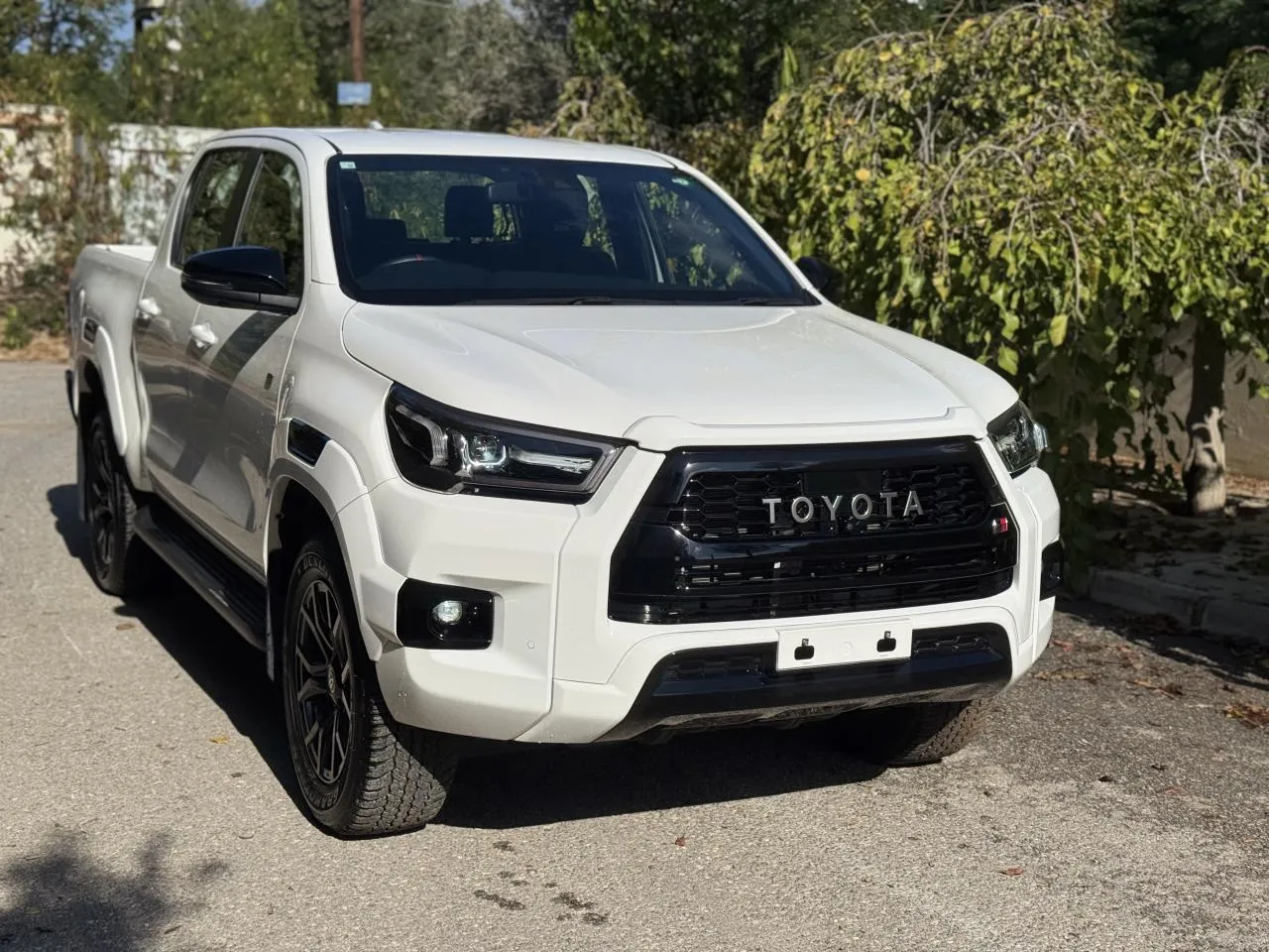 2024 Toyota Hilux 2.4 D Kıbrıs | KKTC İkinci El Satılık Araba - Fotoğraf 1
