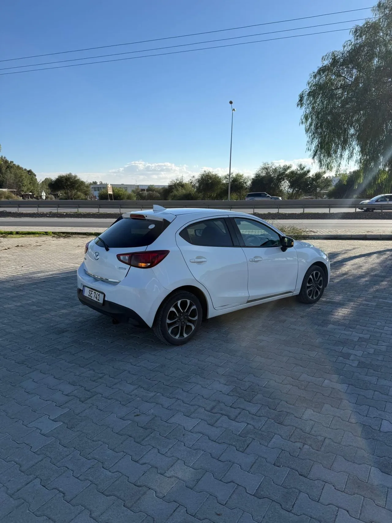 2016 Mazda Demio 1.5 Kıbrıs | KKTC İkinci El Satılık Araba - Thumbnail 5