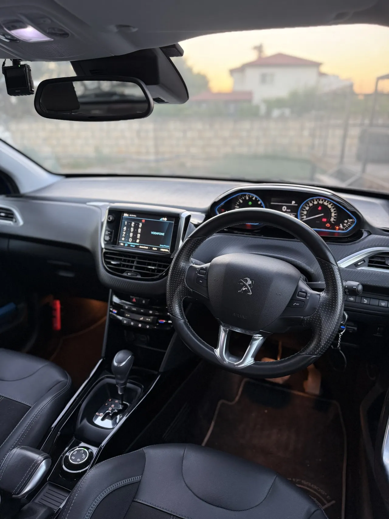 2020 Peugeot 2008 GT 50 kw Kıbrıs | KKTC İkinci El Satılık Araba - Thumbnail 4