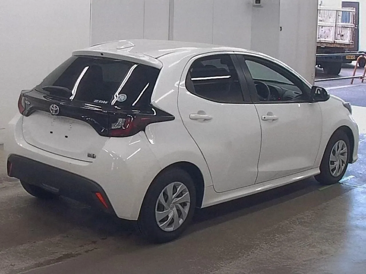2023 Toyota Yaris 1.5 Hybrid Kıbrıs | KKTC İkinci El Satılık Araba - Thumbnail 4