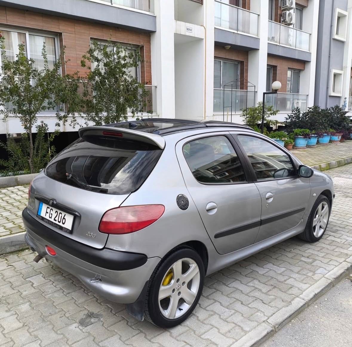 2004 Peugeot 206 Peugeot 206 1.4 Premium - Thumbnail 2