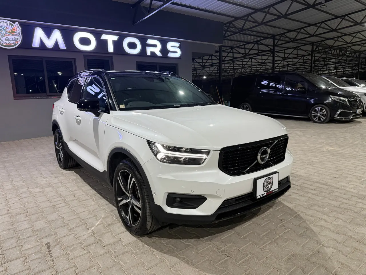 2022 Volvo XC40 2.0 B4 Kıbrıs | KKTC İkinci El Satılık Araba - Thumbnail 4