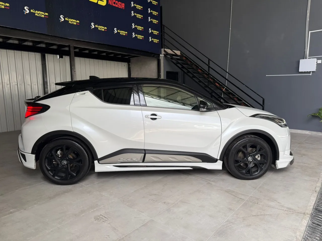 2022 Toyota C-HR 1.8 Hybrid Kıbrıs | KKTC İkinci El Satılık Araba - Thumbnail 4
