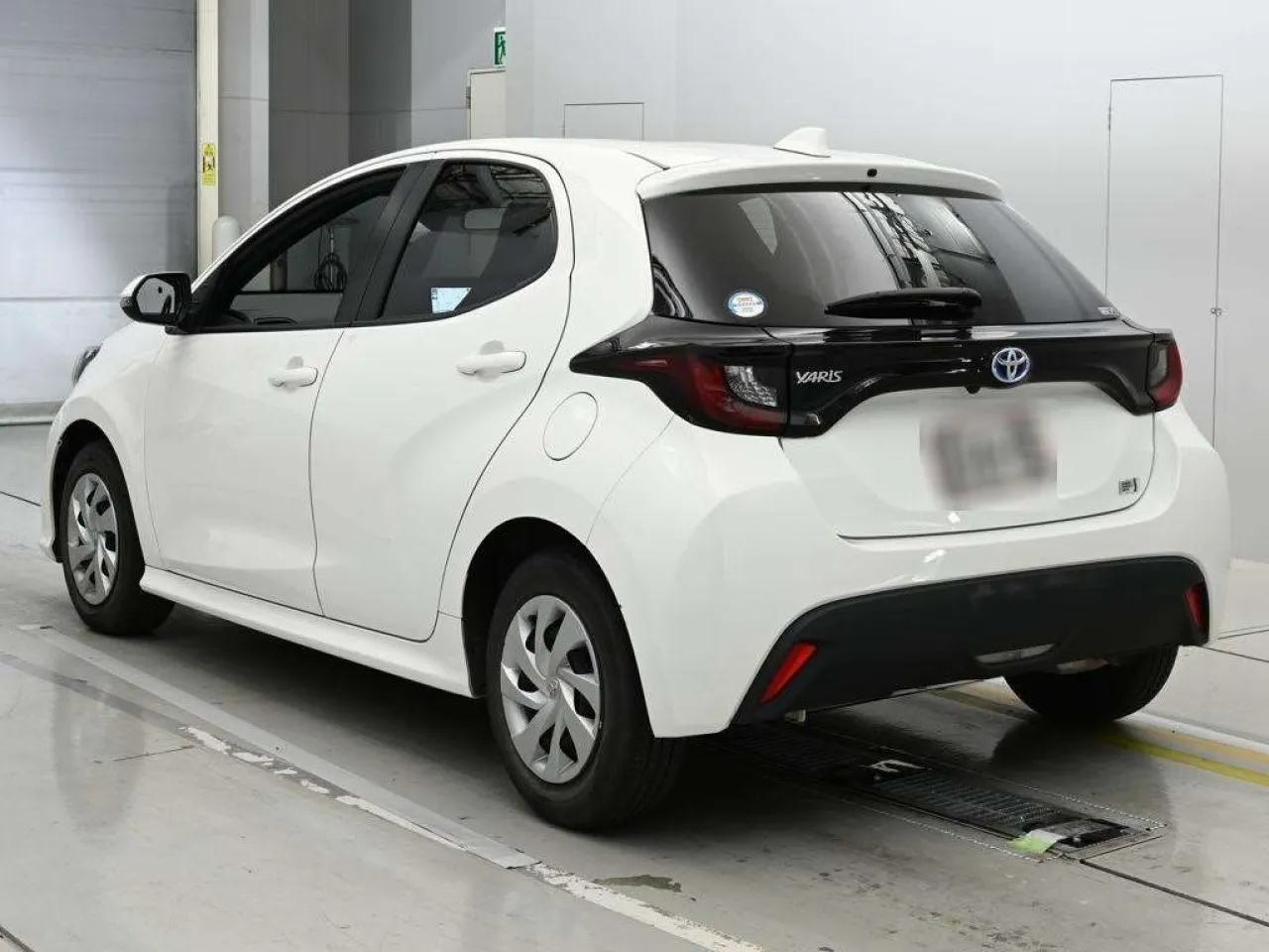 2023 Toyota Yaris 1.5 Hybrid Kıbrıs | KKTC İkinci El Satılık Araba - Thumbnail 4