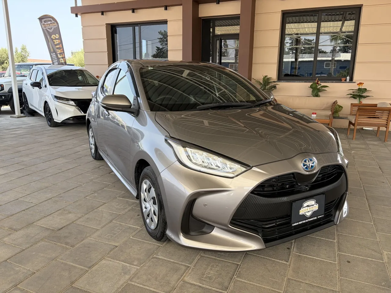 2022 Toyota Yaris 1.5 Hybrid Kıbrıs | KKTC İkinci El Satılık Araba - Fotoğraf 1
